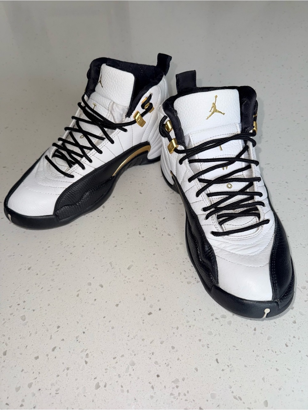 Jordan Men's Black/White/Gold Retro Basketball Sneakers